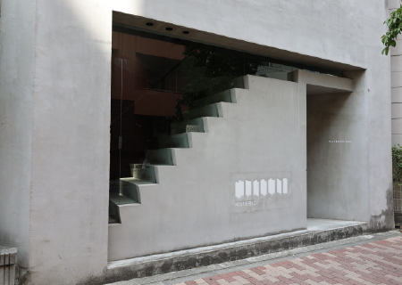 ▲デザイン不可となるガラス面、入口ドアの箇所 ※詳細は募集要項ページをご確認ください